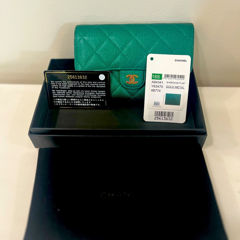 Chanel rare emerald metallic wallet authentic